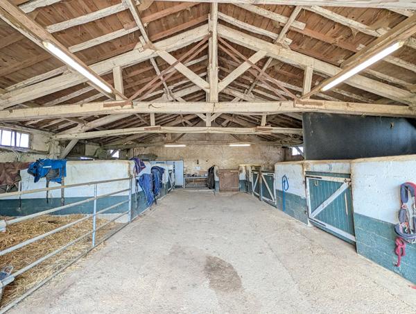 Ferme équestre de 267 m2, Reffannes 79420