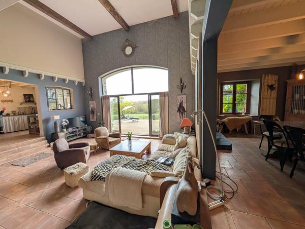 Ferme équestre de 267 m2, Reffannes 79420