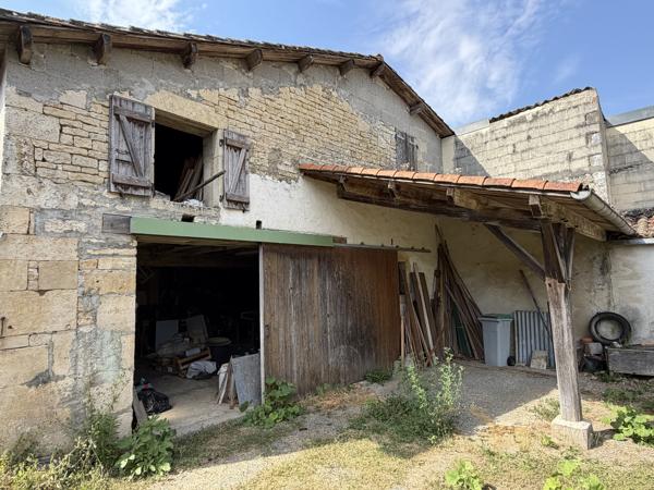 Maison au calme au coeur de Brioux