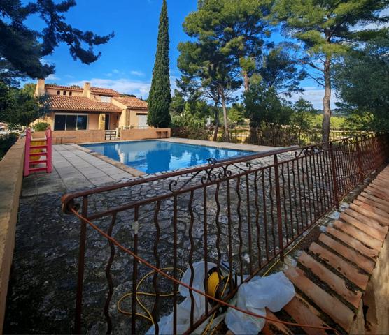 Proprieté 200m² env sur 5000m² + Piscine+Ter Tennis