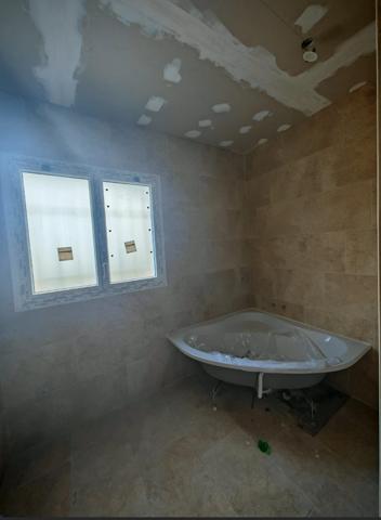 Proprieté 200m² env sur 5000m² + Piscine+Ter Tennis