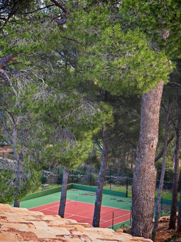 Proprieté 200m² env sur 5000m² + Piscine+Ter Tennis