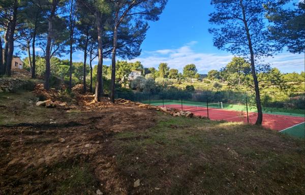 Proprieté 200m² env sur 5000m² + Piscine+Ter Tennis