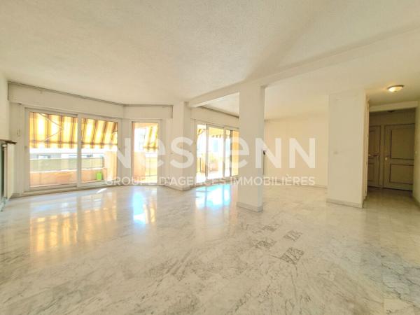 Centre ville T3 77 m², étage élevé, tout à pied, parking privatif +cave