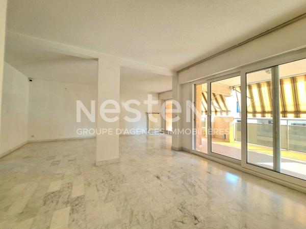 Centre ville T3 77 m², étage élevé, tout à pied, parking privatif +cave