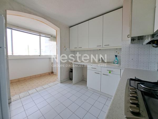 Centre ville T3 77 m², étage élevé, tout à pied, parking privatif +cave