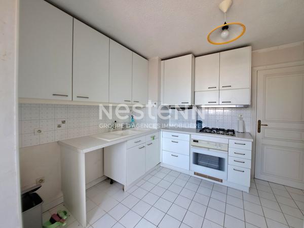 Centre ville T3 77 m², étage élevé, tout à pied, parking privatif +cave