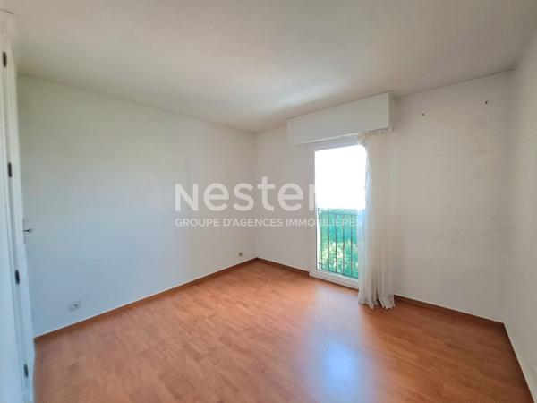 Centre ville T3 77 m², étage élevé, tout à pied, parking privatif +cave