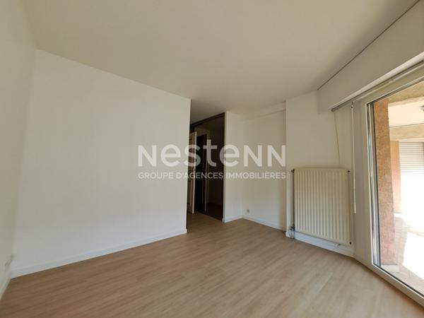 Centre ville T3 77 m², étage élevé, tout à pied, parking privatif +cave