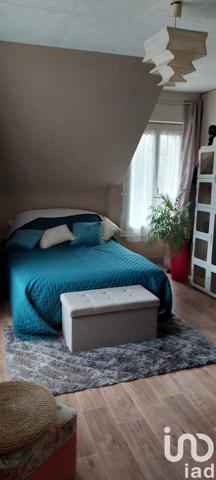 Maison traditionnelle 10 pièces de 390 m² à Trilport (77470)