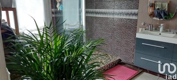 Maison traditionnelle 10 pièces de 390 m² à Trilport (77470)