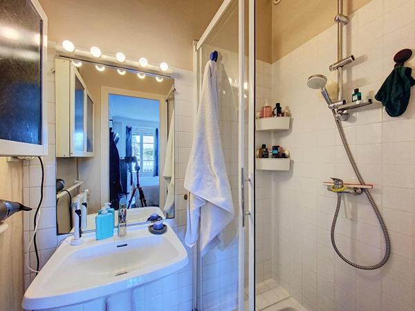 T2 NON MEUBLE – 61 M2 – 69002 – LYON