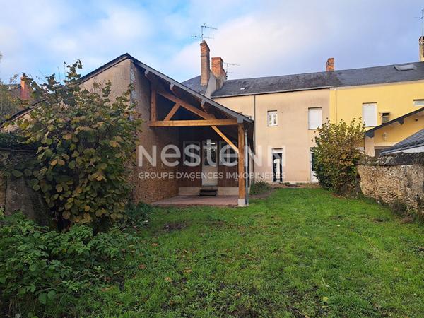 CHARMANTE MAISON DE VILLE A LA FLECHE