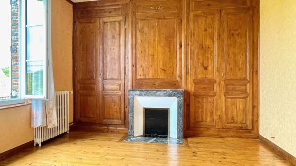 Maison
                                                                                                                                                                                                                                                                                                                        7 pièce(s)                                                                                                                                                                                                          5 chambre(s)                                                                                                                                                                                                          140  m²