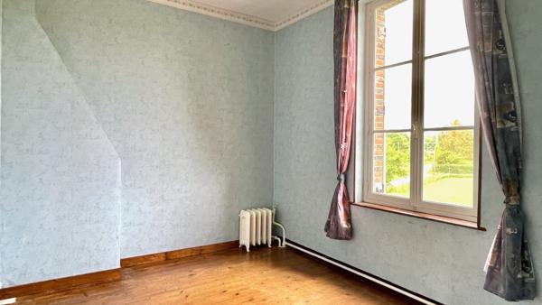 Maison
                                                                                                                                                                                                                                                                                                                        7 pièce(s)                                                                                                                                                                                                          5 chambre(s)                                                                                                                                                                                                          140  m²