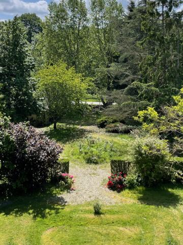 Maison
                                                                                                                                                                                                                                                                                                                        7 pièce(s)                                                                                                                                                                                                          5 chambre(s)                                                                                                                                                                                                          140  m²