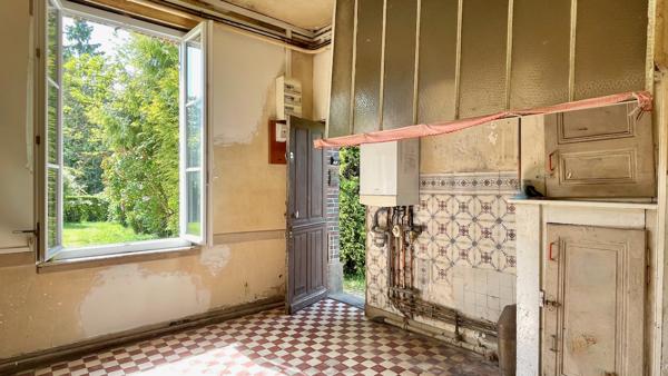 Maison
                                                                                                                                                                                                                                                                                                                        7 pièce(s)                                                                                                                                                                                                          5 chambre(s)                                                                                                                                                                                                          140  m²