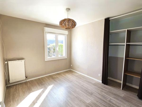 Joli pavillon de plain-pied proche de toutes les commodités: