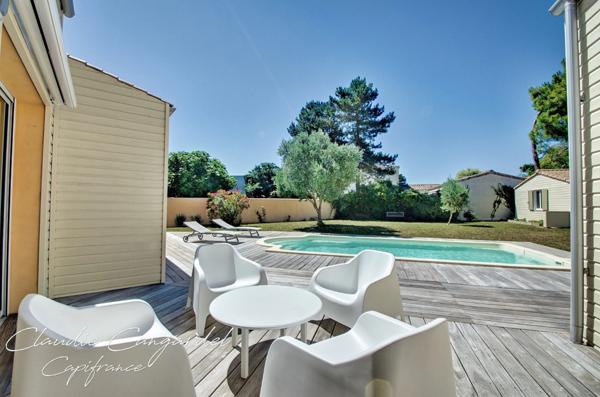 Belle maison de plain-pied à vendre 7 pièces avec piscine à DOMPIERRE SUR MER (17) à 10 min de La Rochelle