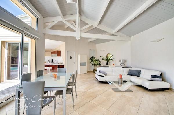 Belle maison de plain-pied à vendre 7 pièces avec piscine à DOMPIERRE SUR MER (17) à 10 min de La Rochelle