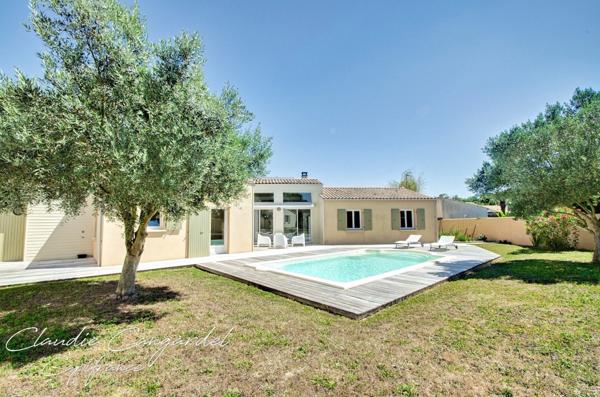 Belle maison de plain-pied à vendre 7 pièces avec piscine à DOMPIERRE SUR MER (17) à 10 min de La Rochelle