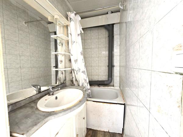 Immeuble à vendre 330 m² Cusset