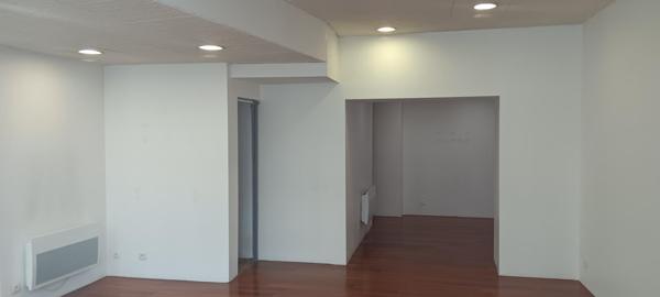 Rue Béteille, local  commercial de 55 m² environ en rdc, avec vitrine