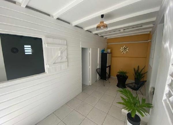 Maison à louer  4 pièces • 75 m2 Petit-Bourg