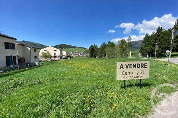 Terrain à vendre  3680 m2 PUYVALADOR - 66