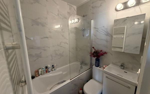 Appartement à louer    1 pièce • 25,12 m2 Paris 10