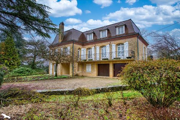 Maison à vendre |  Gourdon |  11 pièces | 231 m²