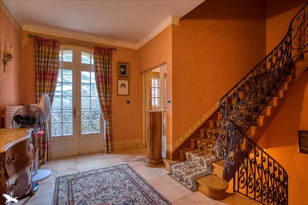 Maison à vendre |  Gourdon |  11 pièces | 231 m²