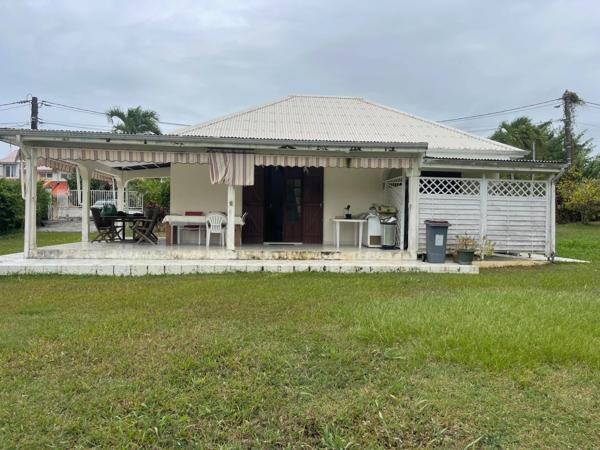 Maison à vendre 3 pièces GOYAVE (971)