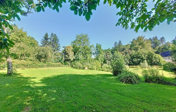Maison en pierre de 326 m²