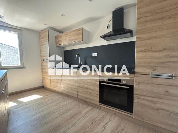 Location Appartement 4 pièces 94.5 m² - Boujan Sur Libron 34760