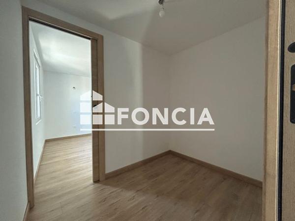 Location Appartement 4 pièces 94.5 m² - Boujan Sur Libron 34760