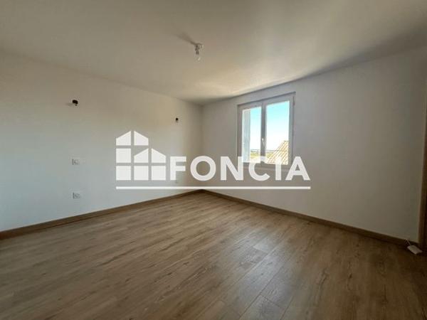 Location Appartement 4 pièces 94.5 m² - Boujan Sur Libron 34760