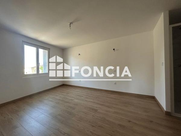 Location Appartement 4 pièces 94.5 m² - Boujan Sur Libron 34760