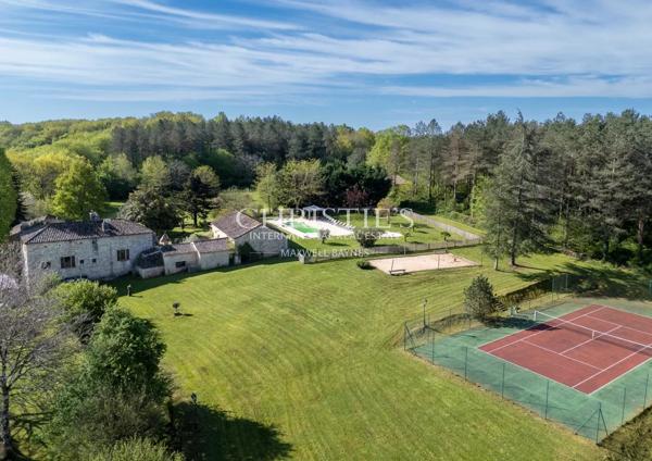 Un Domaine d’Exception aux Multiples Résidences au Cœur de la Nouvelle-Aquitaine