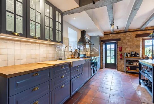 Un Domaine d’Exception aux Multiples Résidences au Cœur de la Nouvelle-Aquitaine