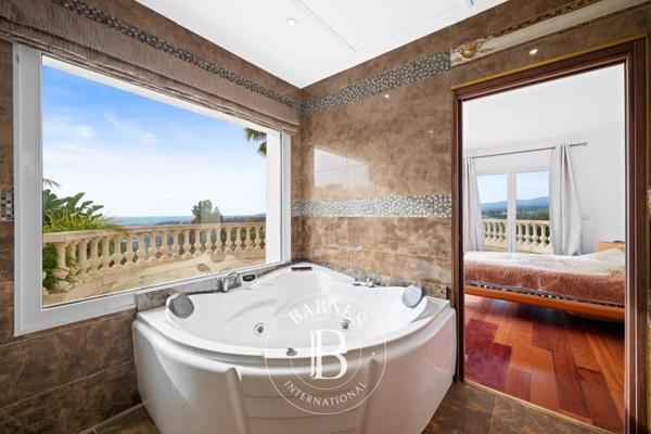 Nice, Villa 4 Chambres -  303 m² à vendre