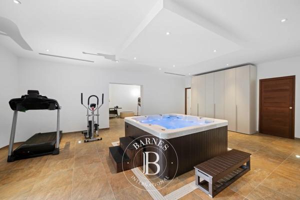 Nice, Villa 4 Chambres -  303 m² à vendre