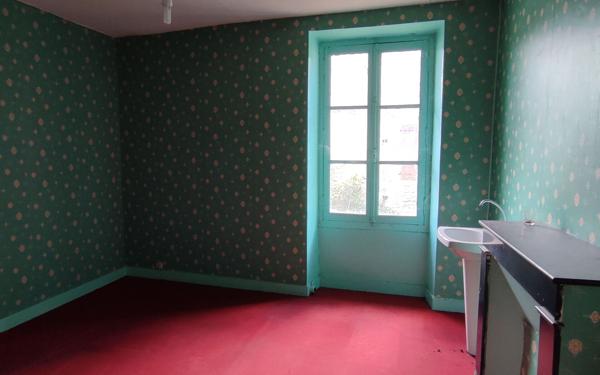 Maison à vendre    7 pièces •  Saint-Sornin-Leulac