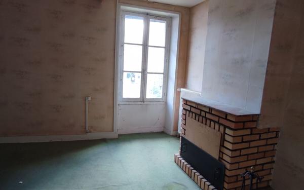 Maison à vendre    7 pièces •  Saint-Sornin-Leulac