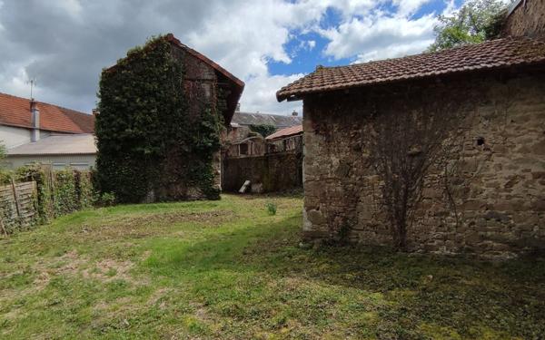 Maison à vendre    7 pièces •  Saint-Sornin-Leulac