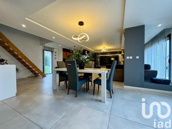 Pavillon 7 pièces de 186 m² à Saint-André-des-Eaux (44117)