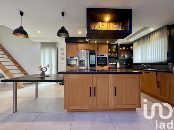 Pavillon 7 pièces de 186 m² à Saint-André-des-Eaux (44117)