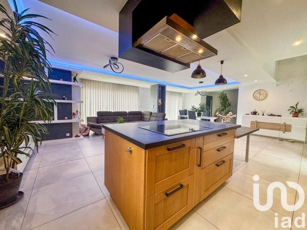 Pavillon 7 pièces de 186 m² à Saint-André-des-Eaux (44117)