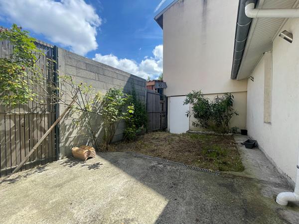 Echoppe 84m2 3ch jardin garage Saint -Genès