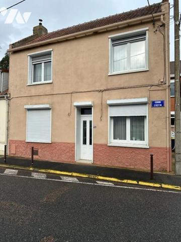 Maison de ville à vendre sur la commune d'HENIN BEAUMONT proche centre ville comprenant rdc: cu...